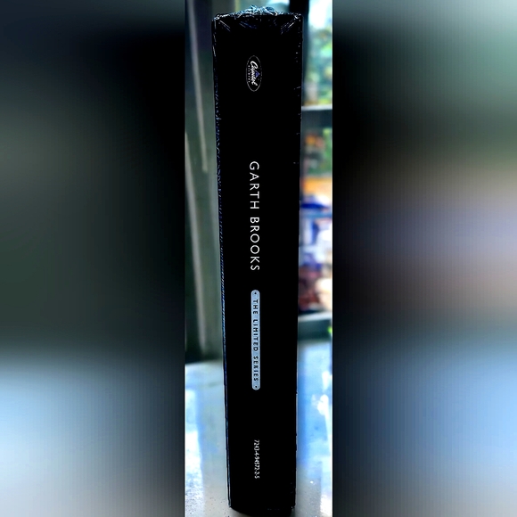 New Sealed-Garth Brooks The Limited Series 6 Music CD Box Set #1 Hits BRAND NEW - Picture 4 of 4